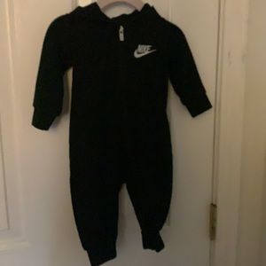 Black 6 months Nike jumper boys . New